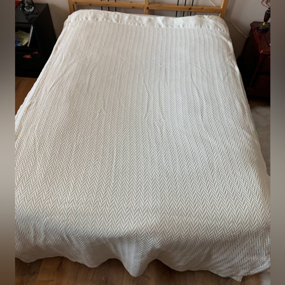 100% Indian cotton white blanket